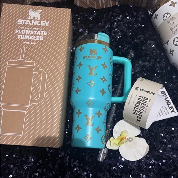 Stanley Turquoise and Gold Patterned tumbler - Picture 8 of 10